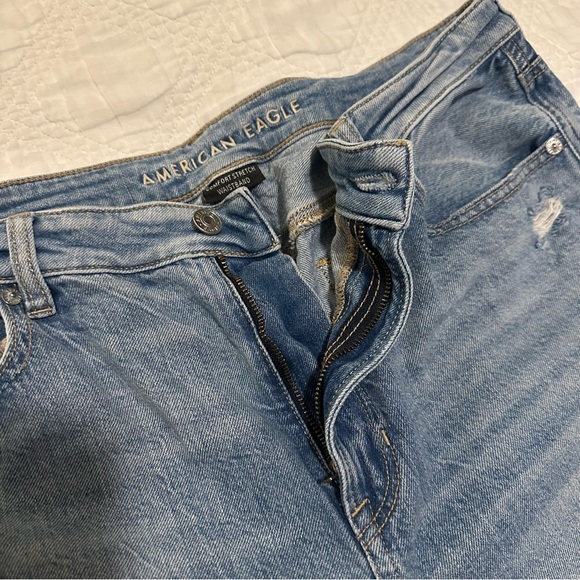 American Eagle Outfitters Light Blue Mom Jeans Straight Leg Denim Size 14 SHORT - Picture 4 of 7